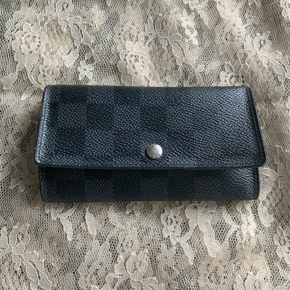Louis Vuitton Graphite Key Pouch - Picture 2 of 16